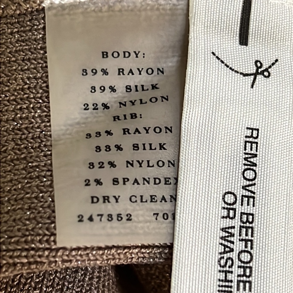 Ann Taylor top. Size S - Picture 10 of 11